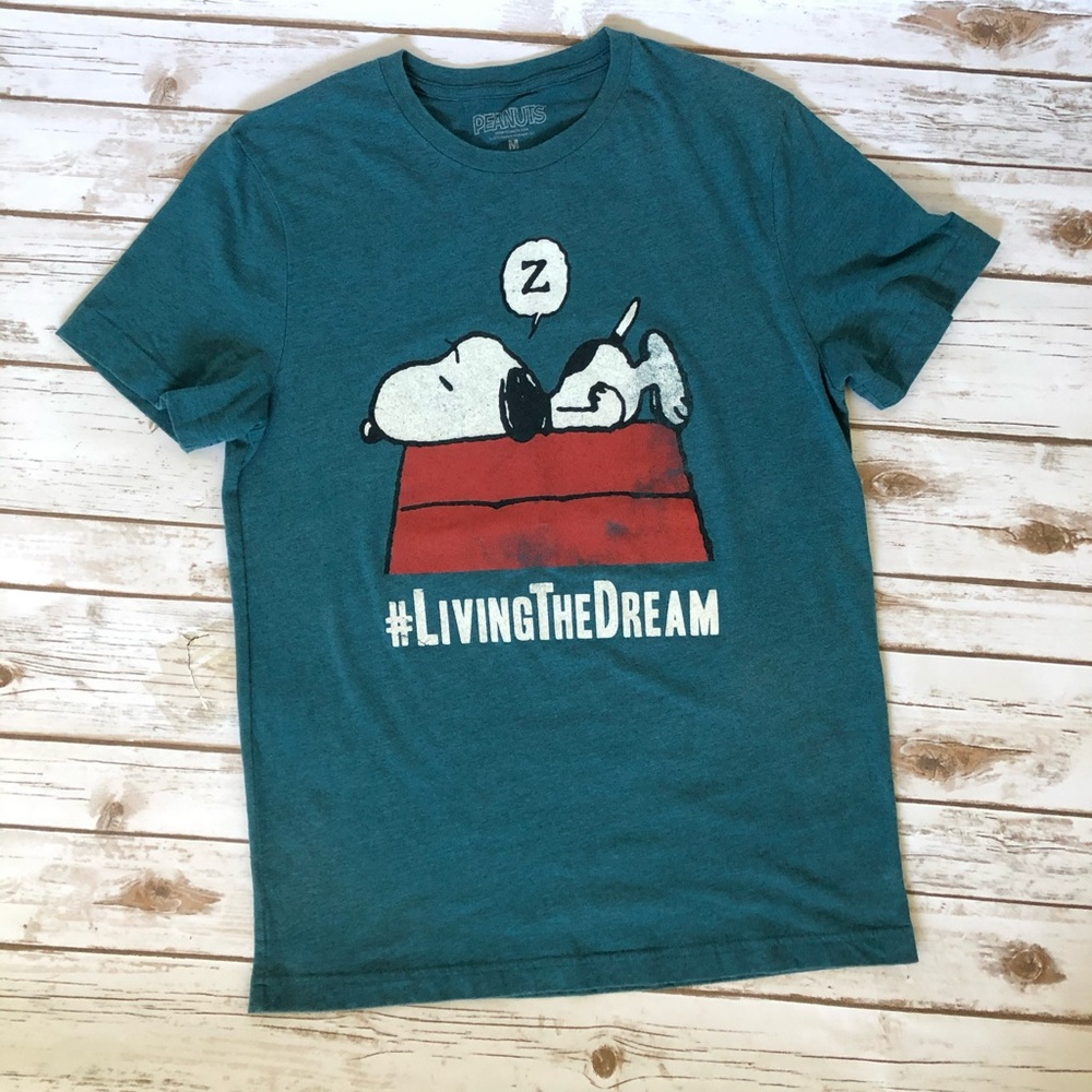 Peanuts snoopy #livingthedream graphic tee
